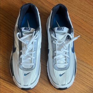 Nike Men's White and Navy Athletic Shoes